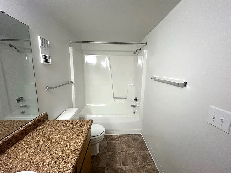 Charter Oaks Apartments — Photo 148