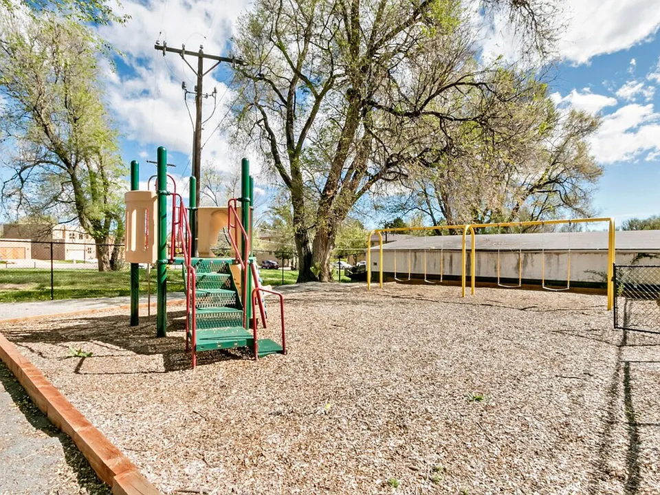 The Estates at Cheyenne Blvd