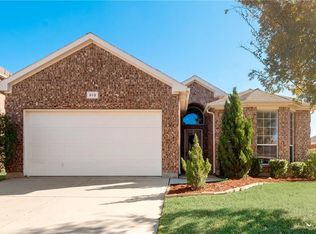 813 Pebblecreek Dr, Burleson, TX 76028