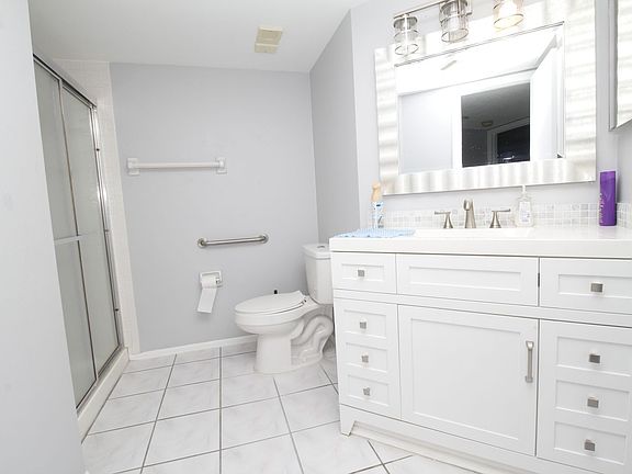 4th image of 975 Sonesta Ave NE APT 204