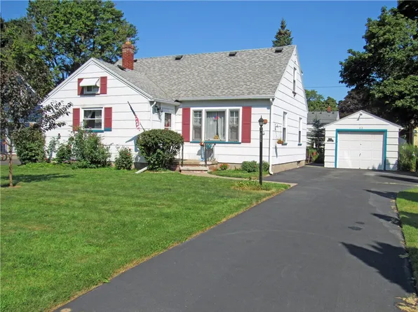 412 Pemberton Rd, Rochester, NY 14622