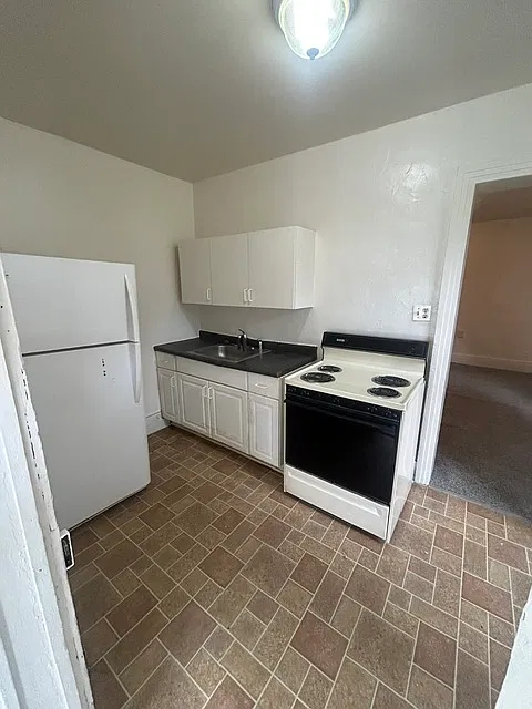 1 bed, $895 — Photo 2