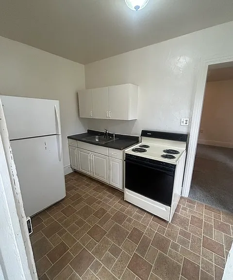 1107 W Poplar St #1 — Photo 2