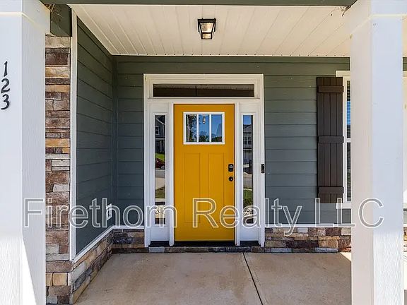 2nd image of 123 Pebble Ln