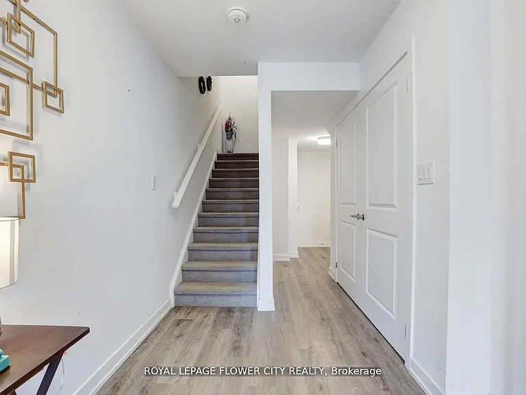 205 W Oak Trl #16 — Photo 33