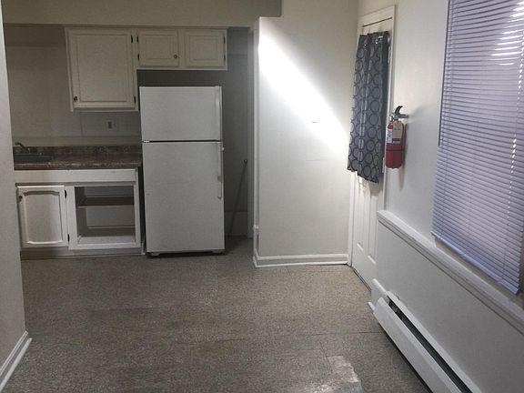 4th image of 219 Main St #3