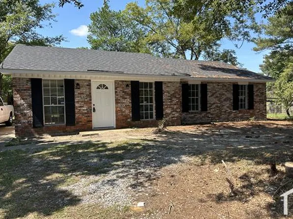 6375 Pinebrook Dr, Montgomery, AL 36117