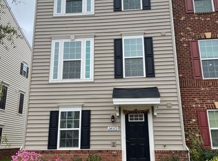 24572 Hutchinson Farm Dr, Sterling, VA 20166