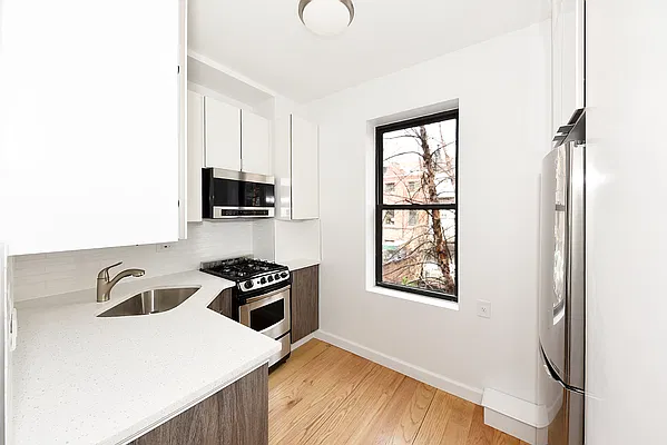 Rented by Buchbinder & Warren | media 3