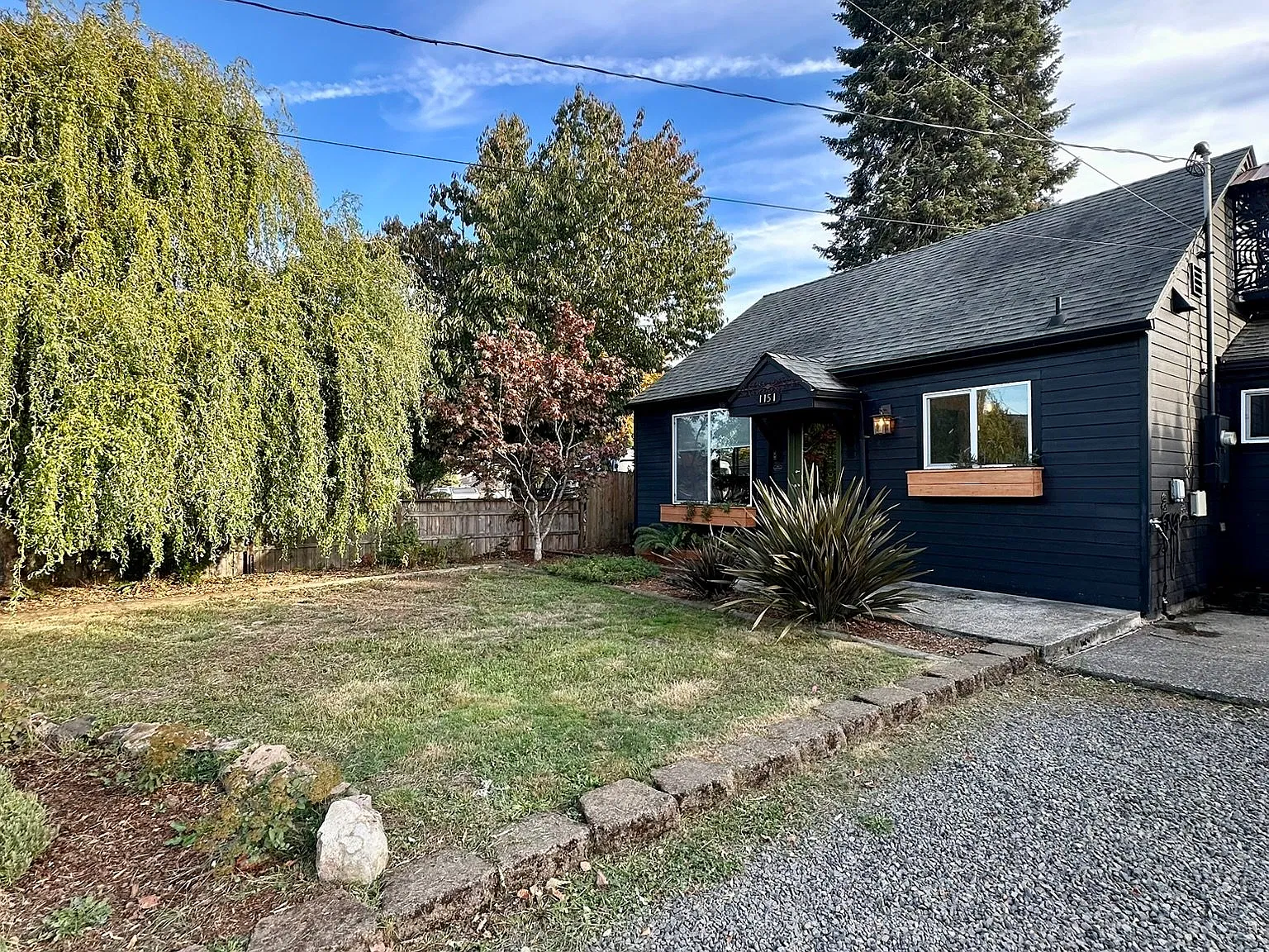 Cozy 2 Bed 1 Bath Home in Cornelius - $2395/mo - Available 11/1 — Photo 2