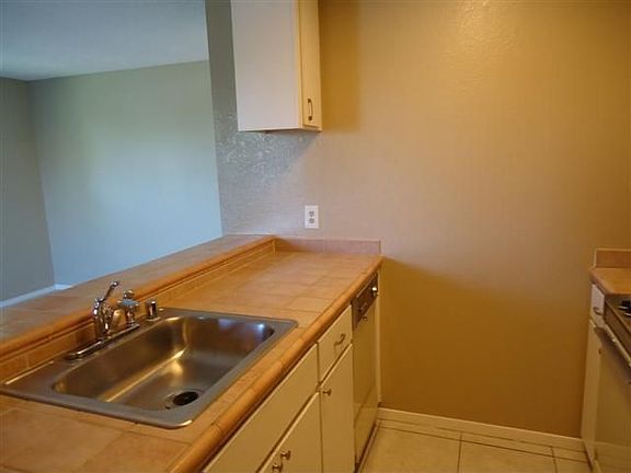 5th image of 29627 Desert Oak Ct APT 21
