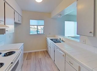 675 Jefferson St #675J05, Monterey, CA 93940