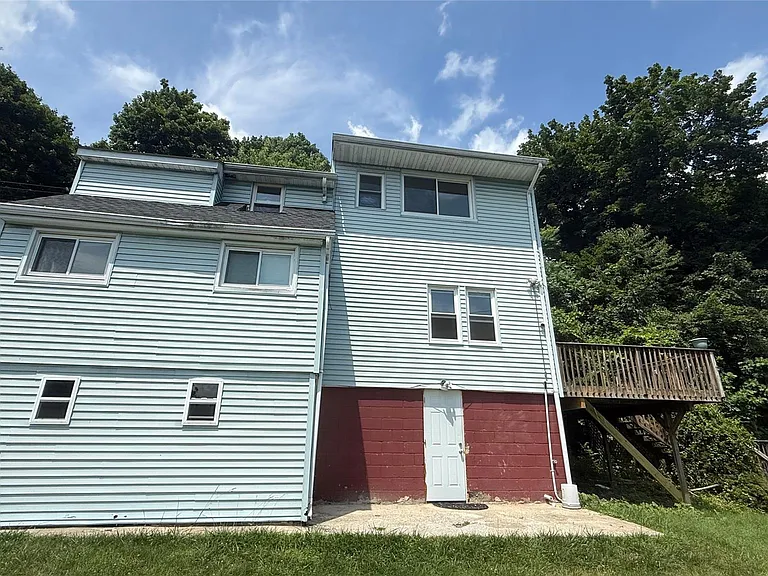 26 Lattintown Rd — Photo 2