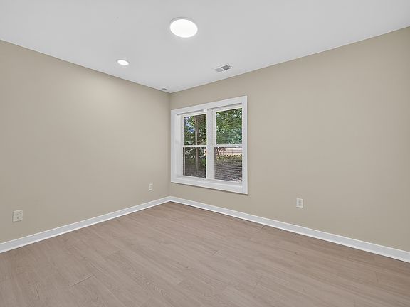 5th image of 1458 Olive St SW