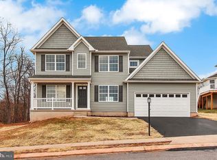 245 Callie Dr, York, PA 17404