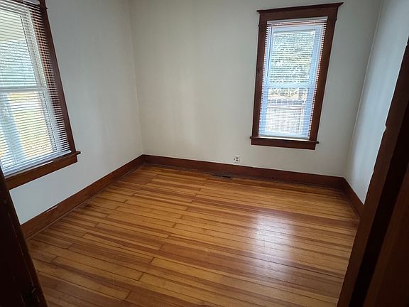 5th image of 2710 S Folsom St