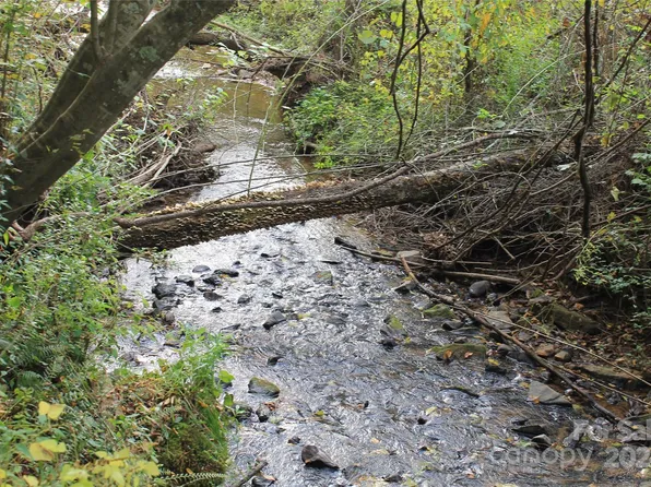 935 Calvin Edney Rd, Mars Hill, NC 28754