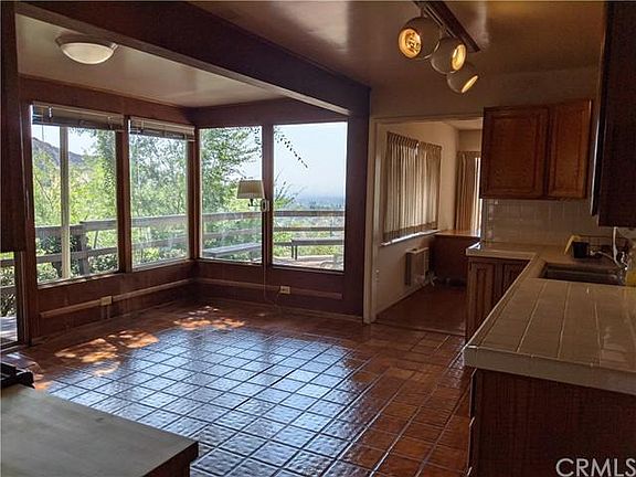 5th image of 2271 Pinecrest Dr
