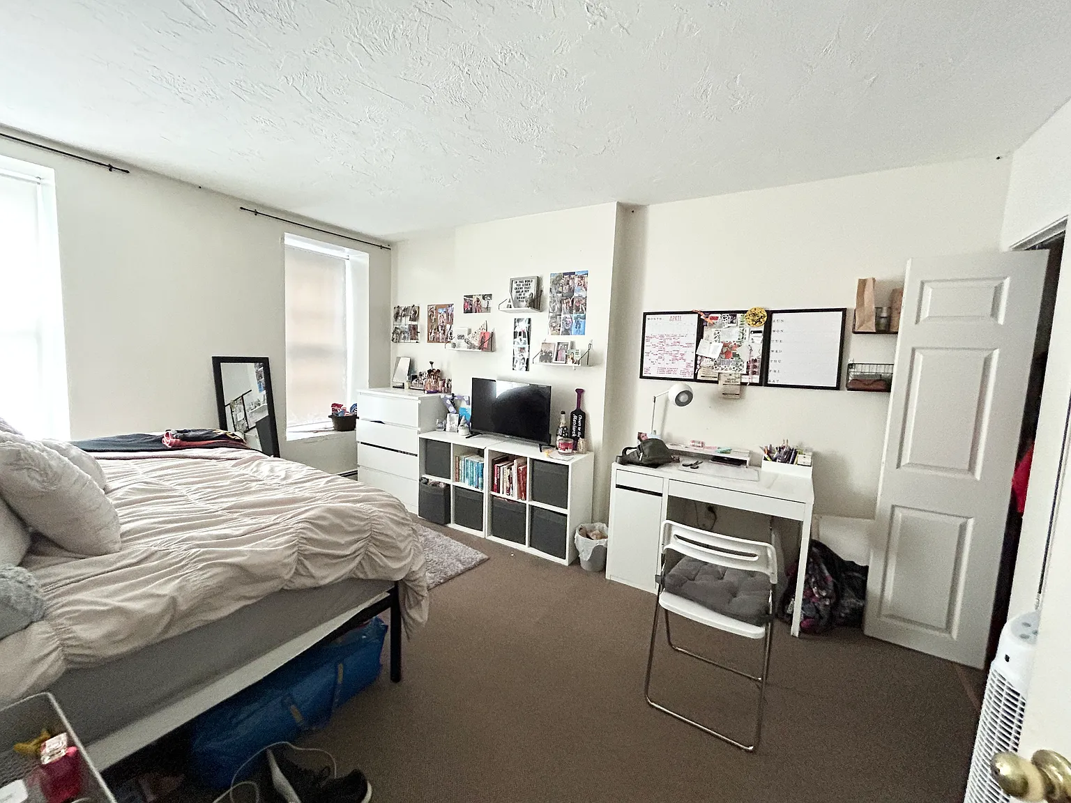 3 bed, 950 sqft, $4,200 — Photo 4