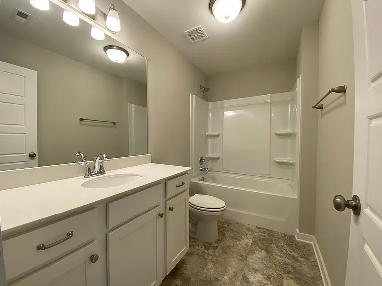7937 Saint James Dr — Photo 31