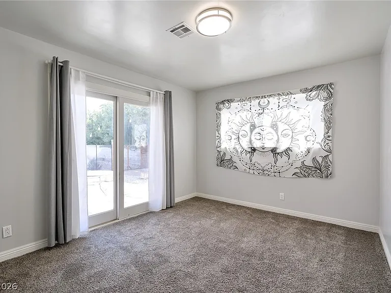 2324 Laurie Dr — Photo 13