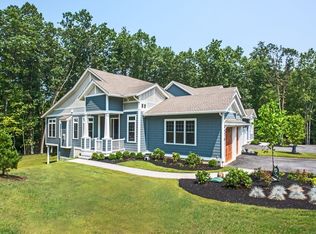20-20A Legacy Ln, Groton, MA 01450