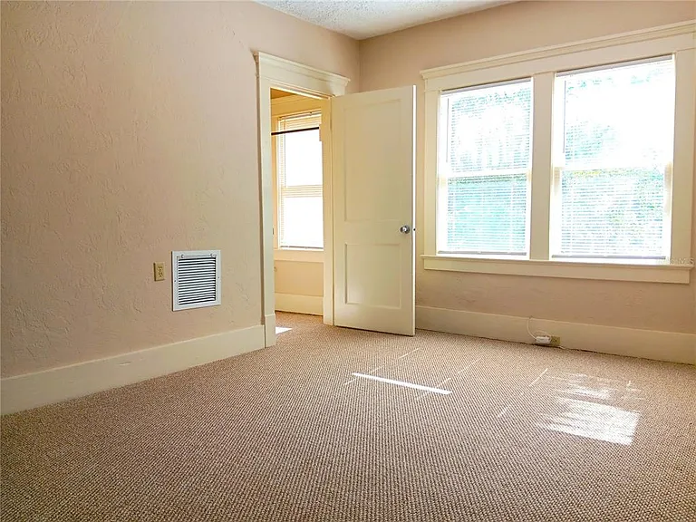 830 37th Ave S — Photo 22