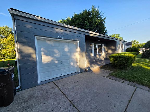 3rd image of 706 Ridge Ave
