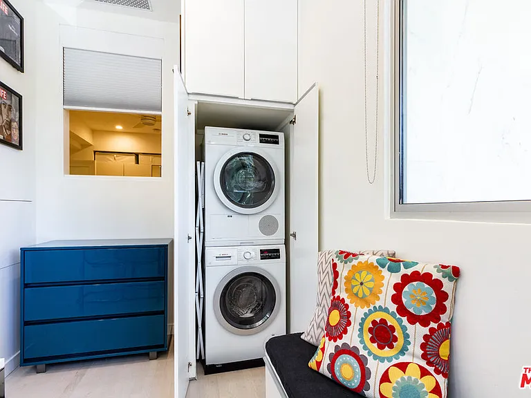 838 N Doheny Dr #203 — Photo 8