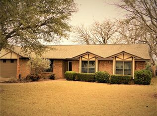 5805 Ridge Dr, Arlington, TX 76016