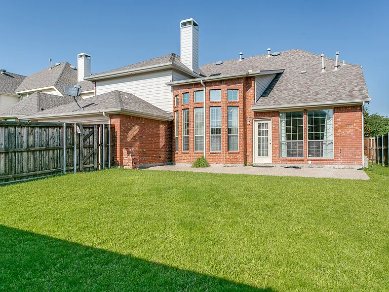 412 S Hampton Ct — Photo 18