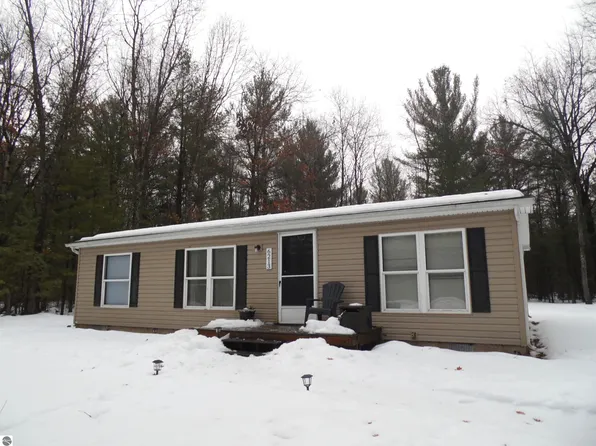 6213 Hillside Dr, Alger, MI 48610
