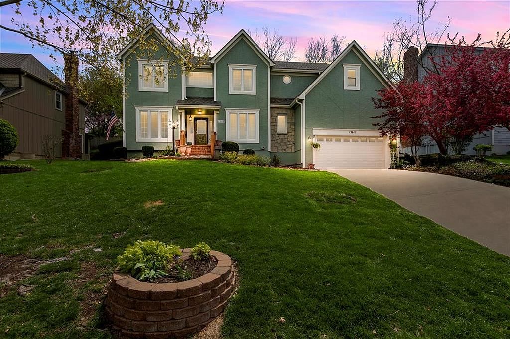 13611 W 76th Ter, Lenexa, KS 66216 | Zillow