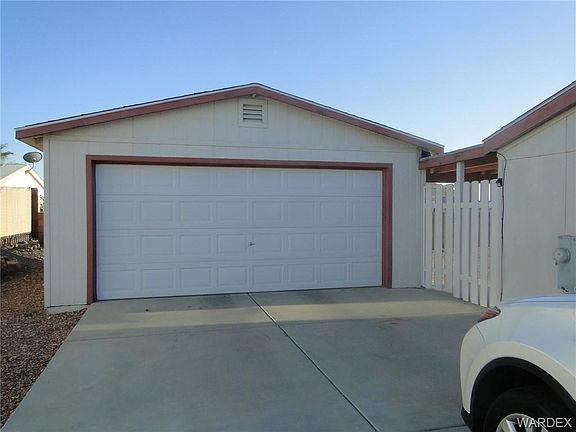 3rd image of 2674 E Mary Ave