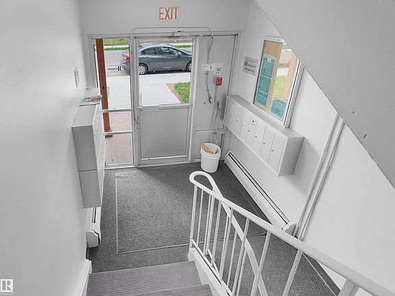 4th image of 9116 106th Ave NW #204