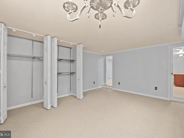 5937 Avon Dr — Photo 18
