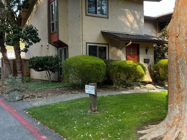 1239 Oddstad Blvd, Pacifica, CA 94044