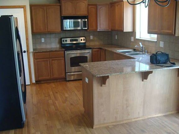 3rd image of 524 E Evergreen Dr