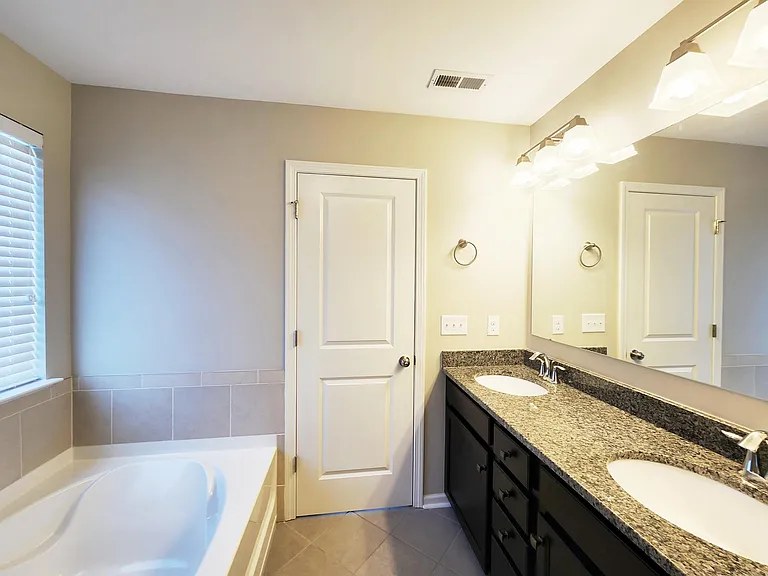 4925 Grace View Dr — Photo 16