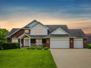 5515 W Mustang Rd NE, Cedar Rapids, IA 52411