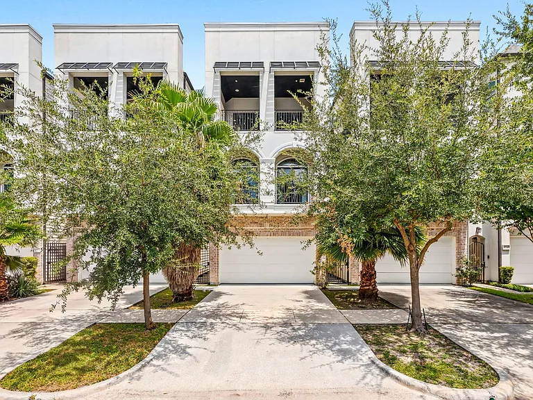4744 Aftonshire Dr — Photo 3
