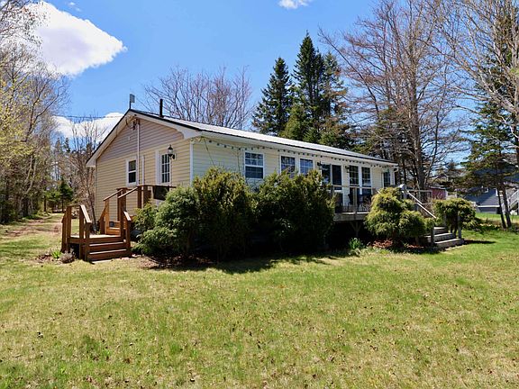 2nd image of 122 Spruce Way