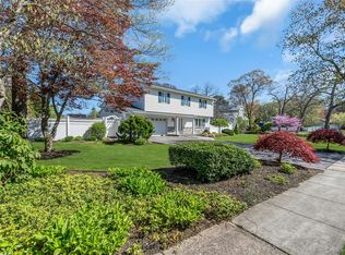 288 Bow Drive, Smithtown, NY 11787