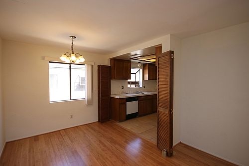 3rd image of 35 S Craig Ave APT 4
