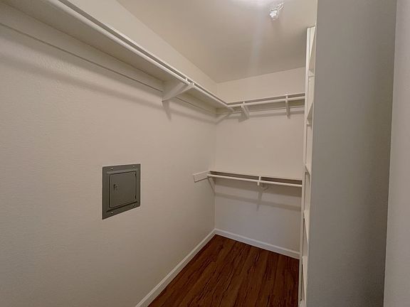 Walk - In Closet