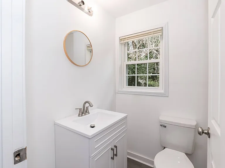 916 Star St — Photo 16