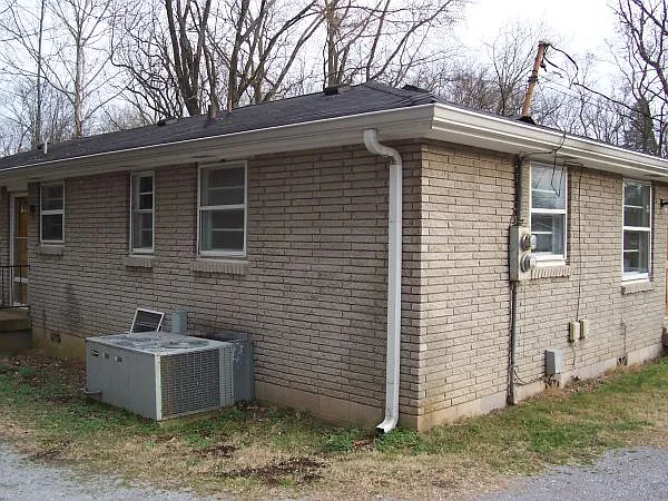 614A Claridge Dr — Photo 2