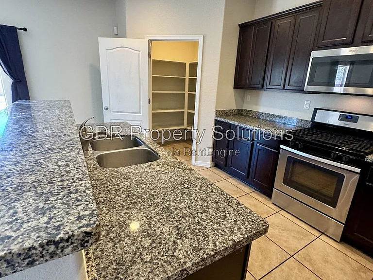 305 Manuel Sanchez Pl SW — Photo 11