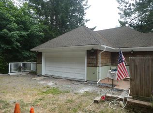 844 Spring Rd, Whitethorn, CA 95589