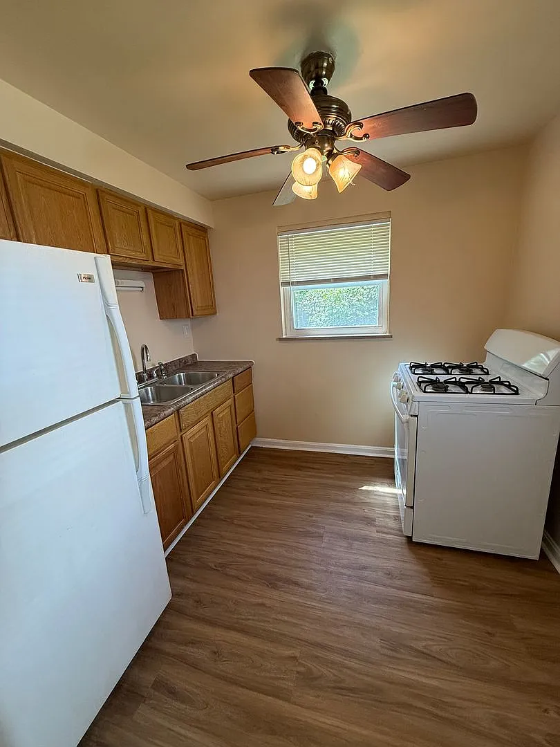 39 Glen Este Pl. — Photo 1